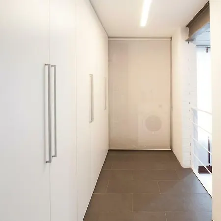 Design And Luminous Duplex In The Old Town Alicante